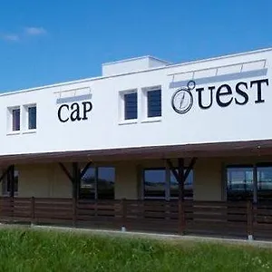 https://brit-hotel-plouescat-hotel-cap-ouest.inbrittany.com